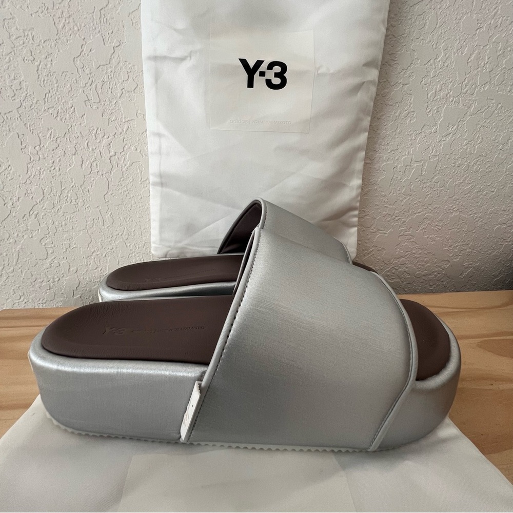 Y-3 Slides - Picture 2 of 4